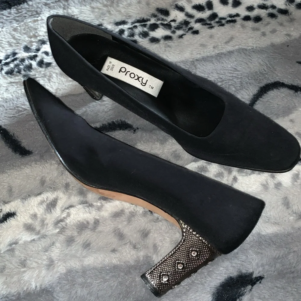 Proxy Black Heels — 9 Narrow